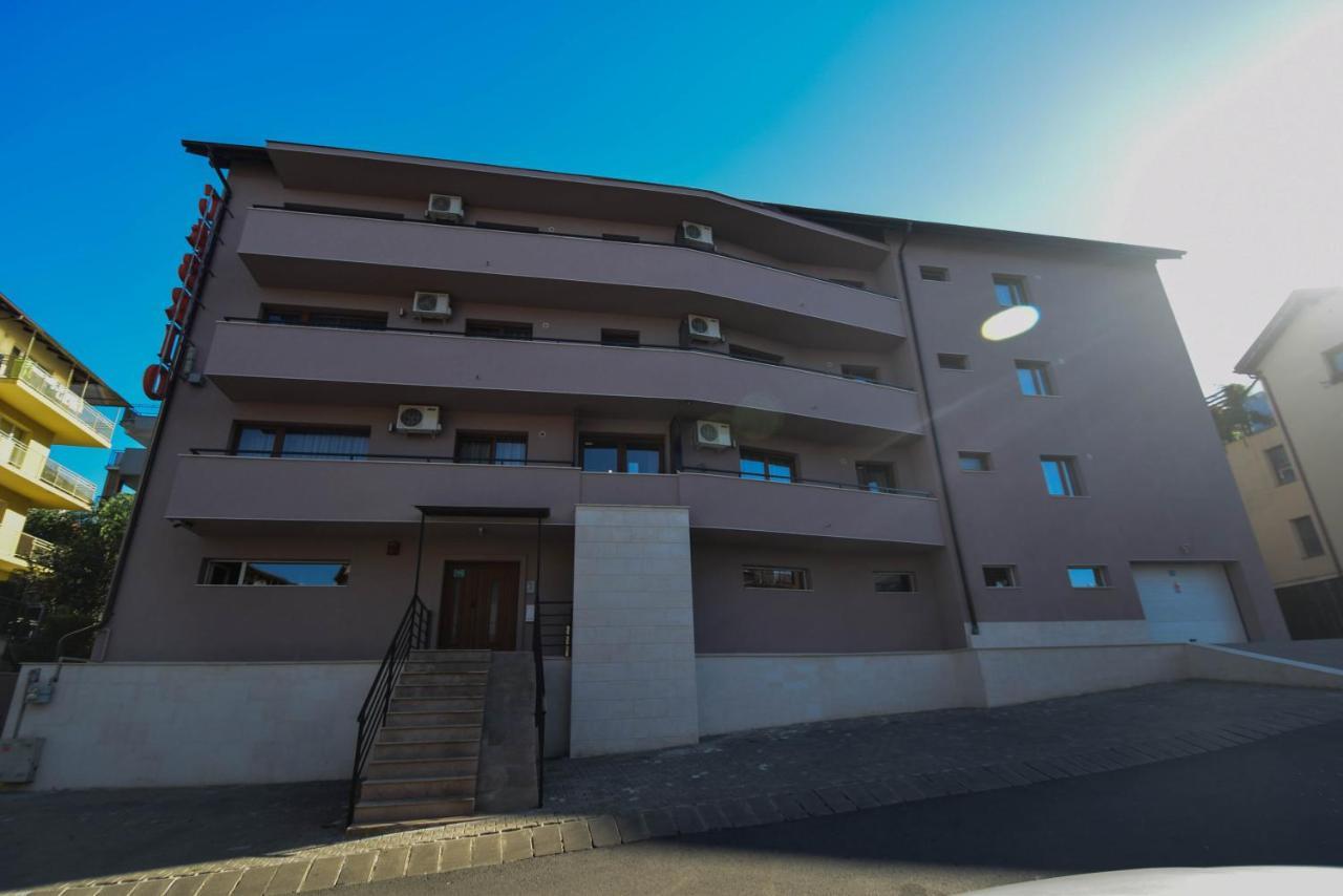 Cabrio Apart Hotel Cluj-Napoca Eksteriør bilde